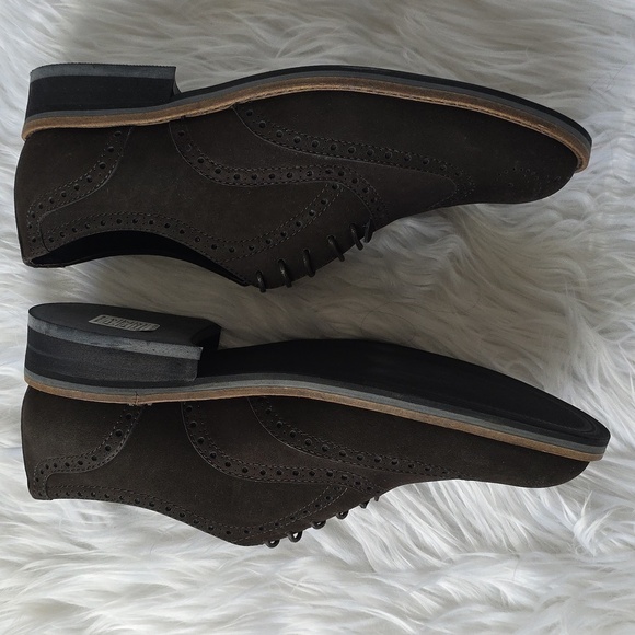 Classic Brown Men's Oxford Shoes - Picture 6 of 12